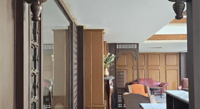Club Denovo Otel Butwal Dış mekan fotoğraf